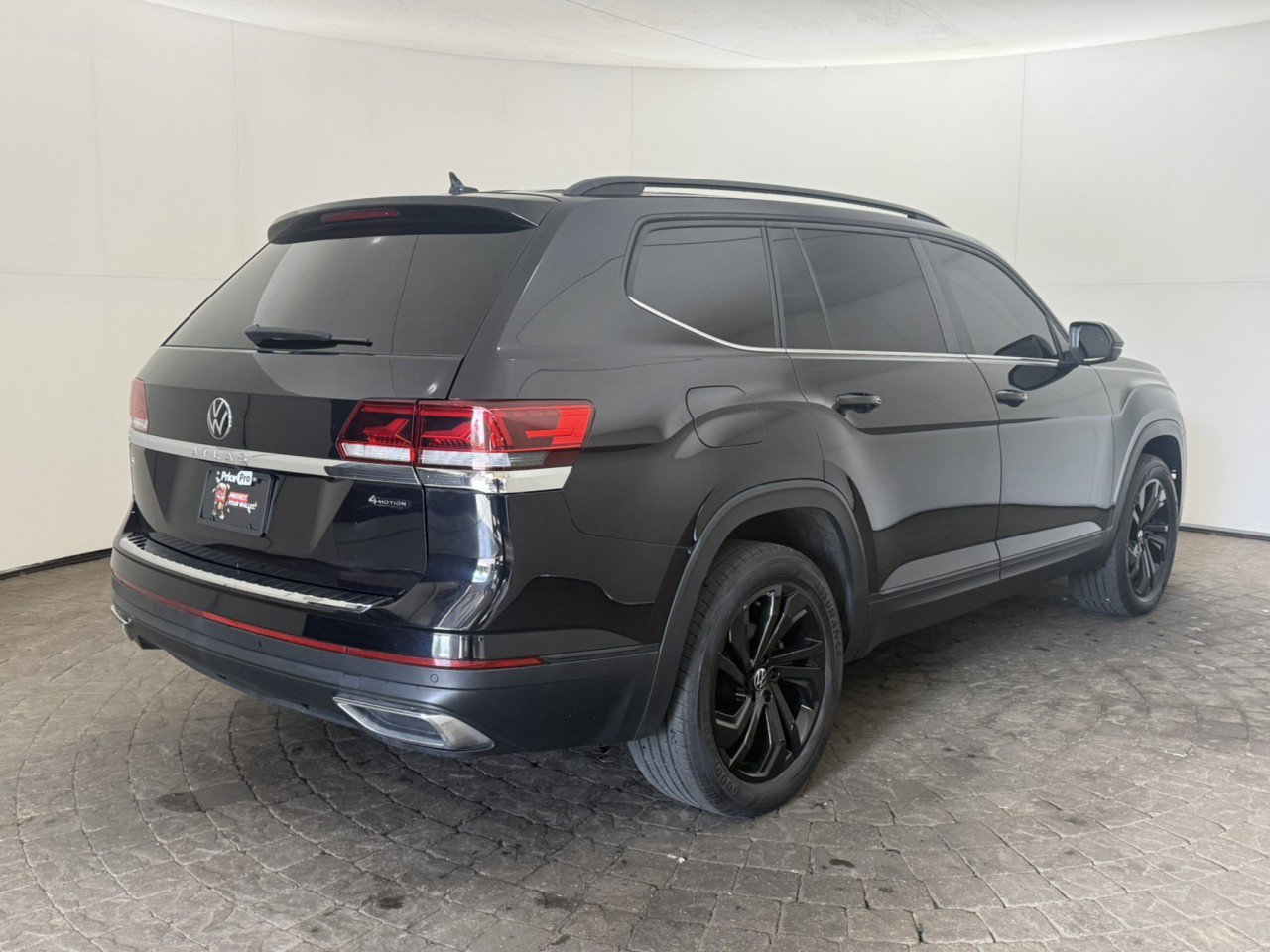Used 2023 Volkswagen Atlas SE w/ Black Wheel Package AWD/4WD image 9