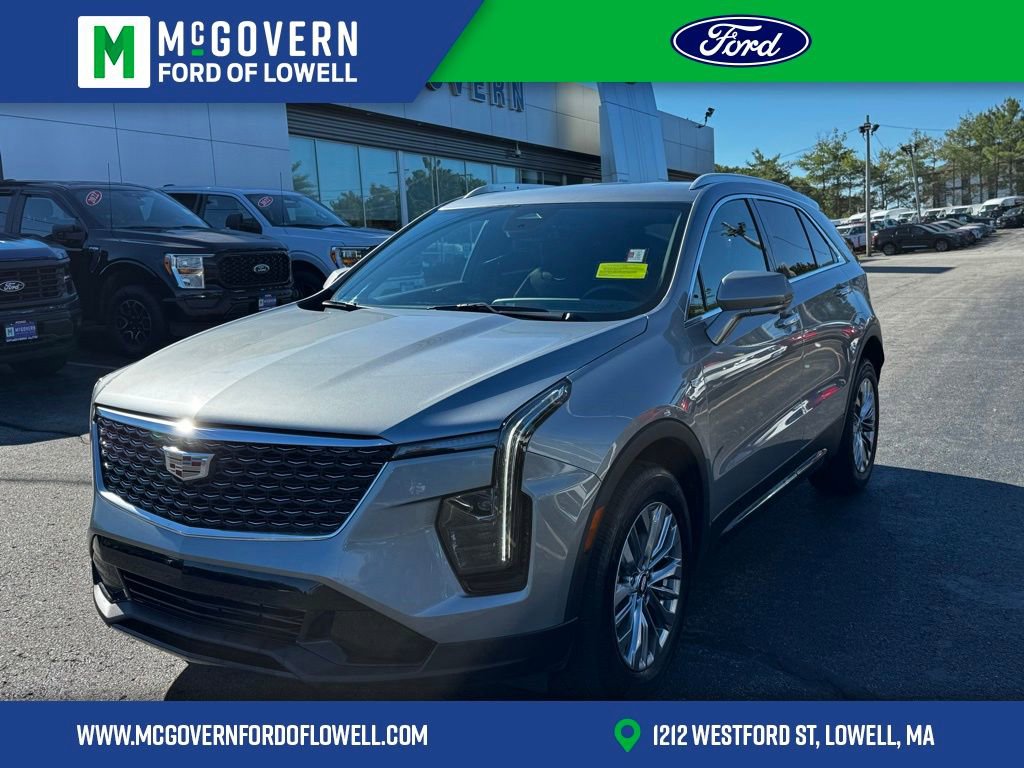 Used 2025 Cadillac XT4 Premium Luxury image 1