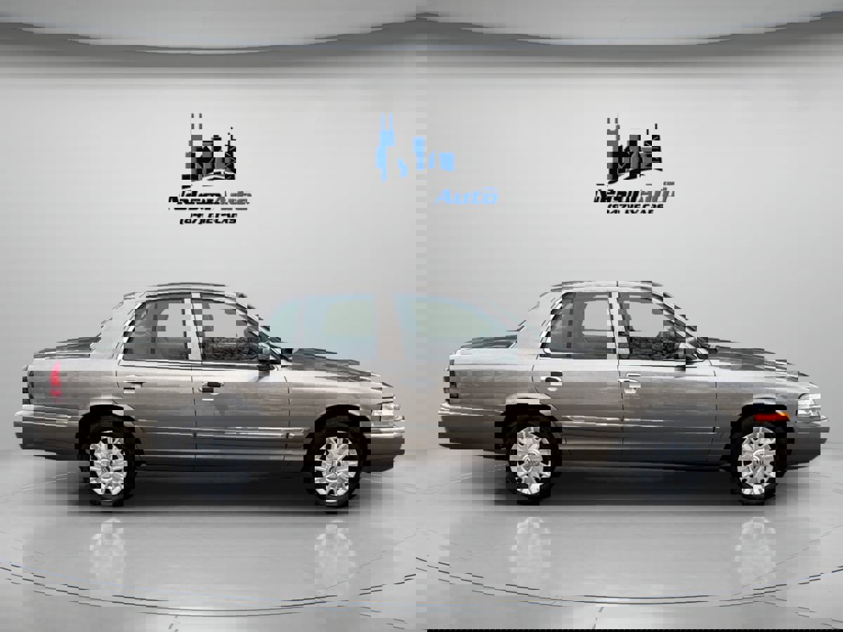 Used 2004 Mercury Grand Marquis GS image 3