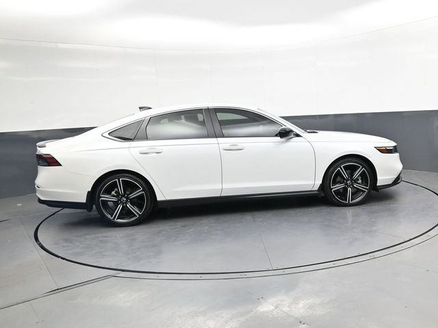 Used 2023 Honda Accord Sport image 3