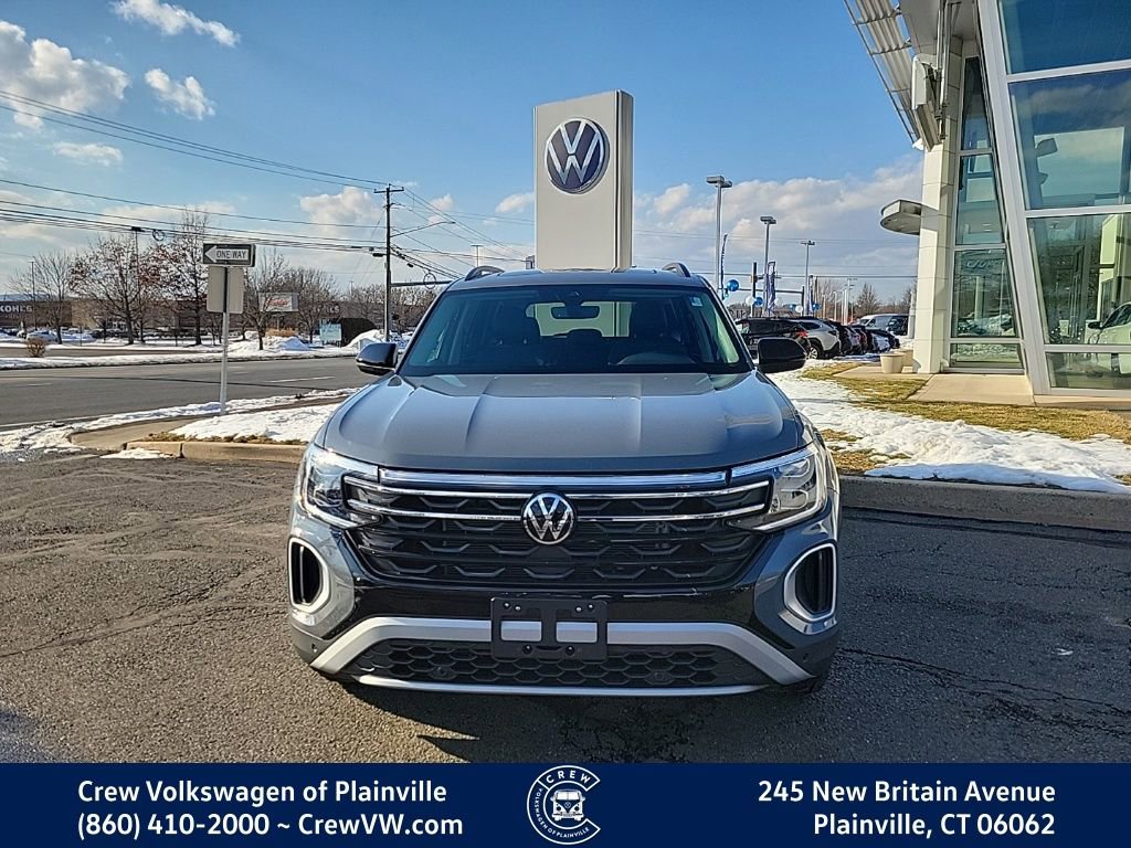 Certified 2025 Volkswagen Atlas Peak Edition SE image 2