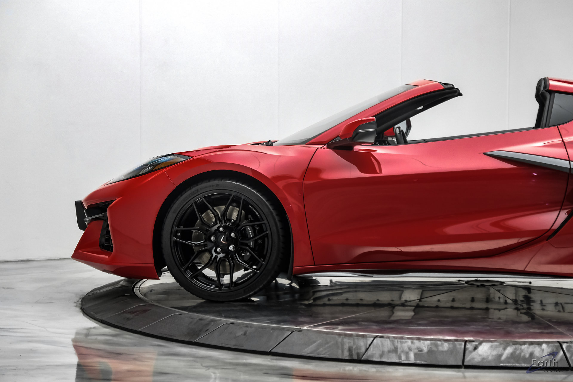 Used 2024 Chevrolet Corvette Z06 RWD image 11