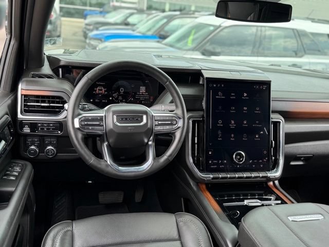Used 2025 GMC Yukon XL Denali AWD/4WD image 19