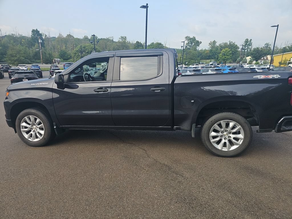 Used 2022 Chevrolet Silverado 1500 Custom AWD/4WD image 9