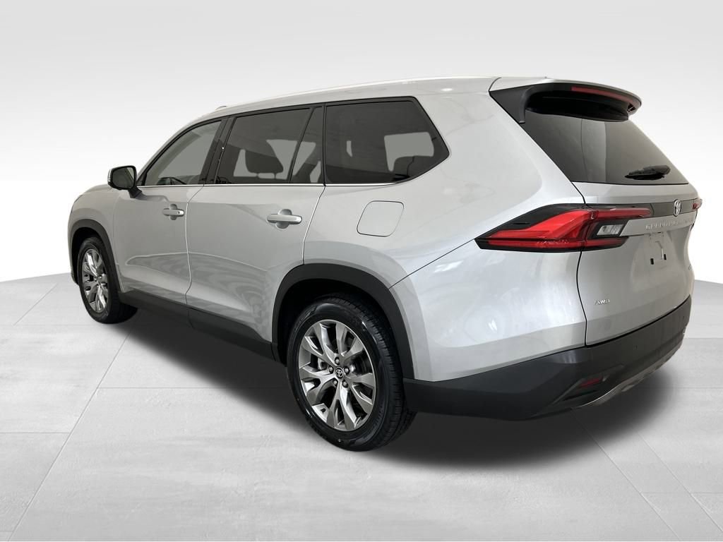 Used 2024 Toyota Grand Highlander Platinum image 3