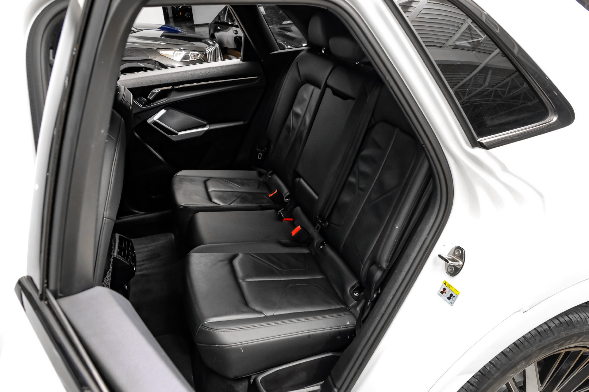 Used 2024 Audi Q3 2.0T Premium w/ Convenience Package AWD/4WD image 40