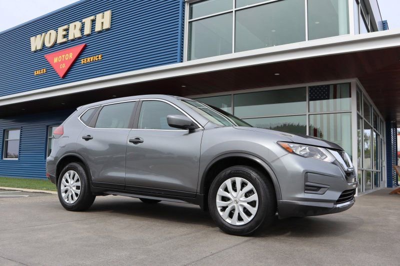 Used 2020 Nissan Rogue S image 1