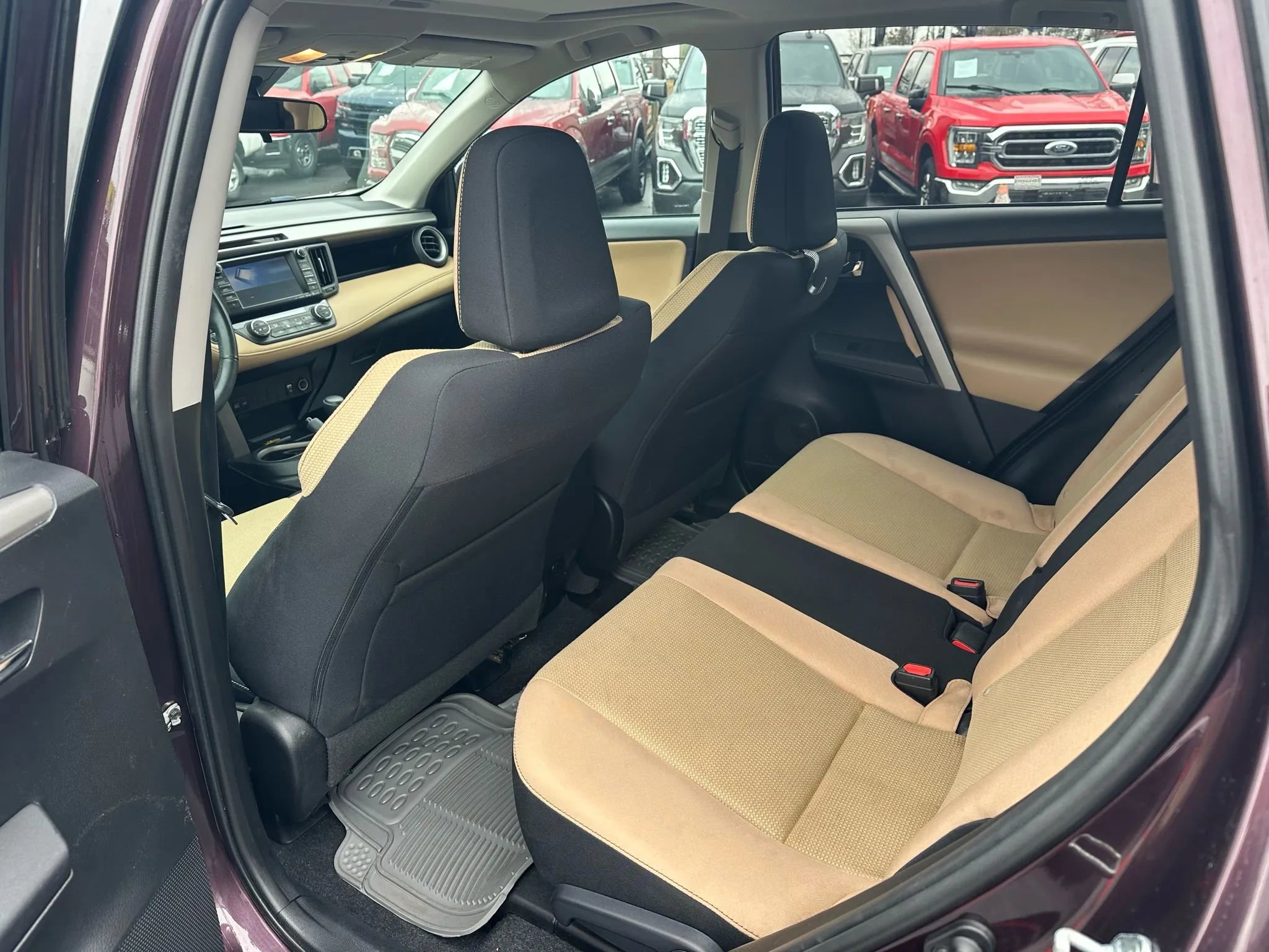 Used 2016 Toyota RAV4 XLE w/ Convenience Package image 14