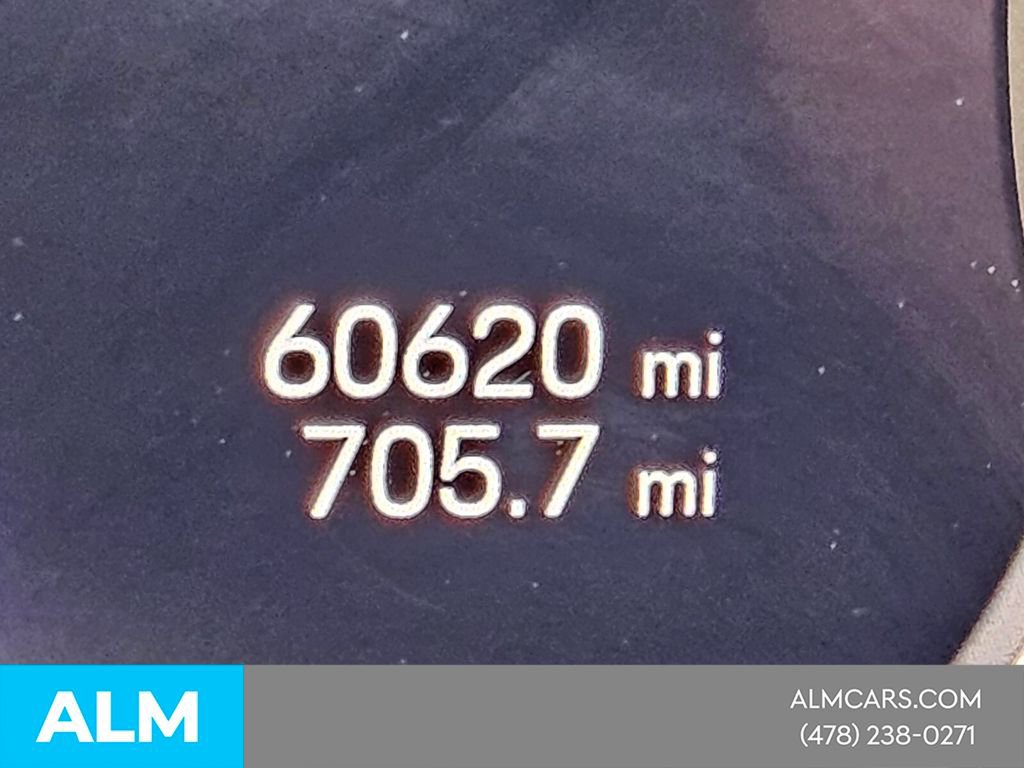 Used 2023 Porsche Cayenne Platinum Edition image 27