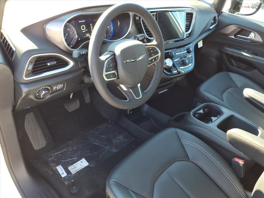 New 2026 Chrysler Voyager LX FWD image 4