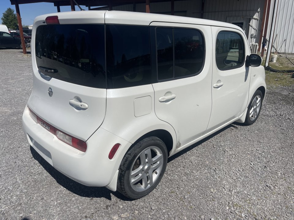 Used 2012 Nissan Cube 1.8 SL w/ Interior Illumination Pkg image 4