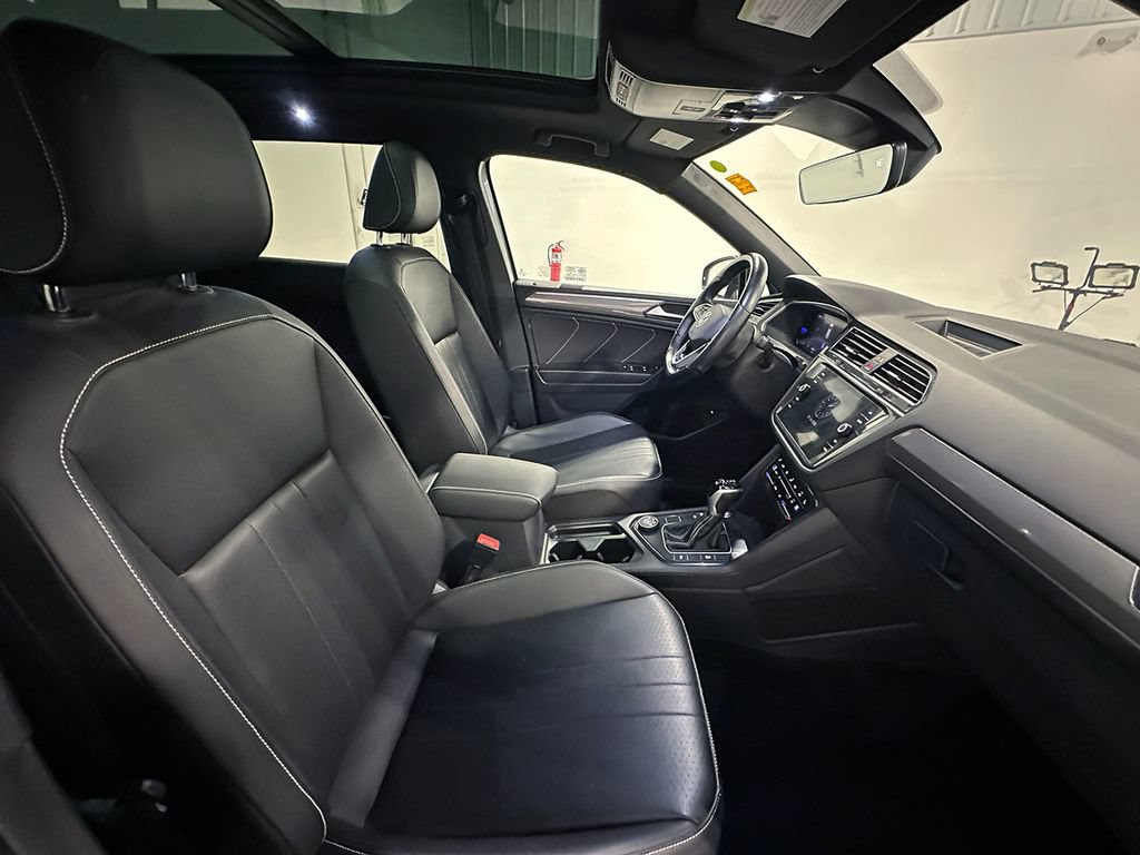 Used 2022 Volkswagen Tiguan SE R-Line AWD/4WD image 26