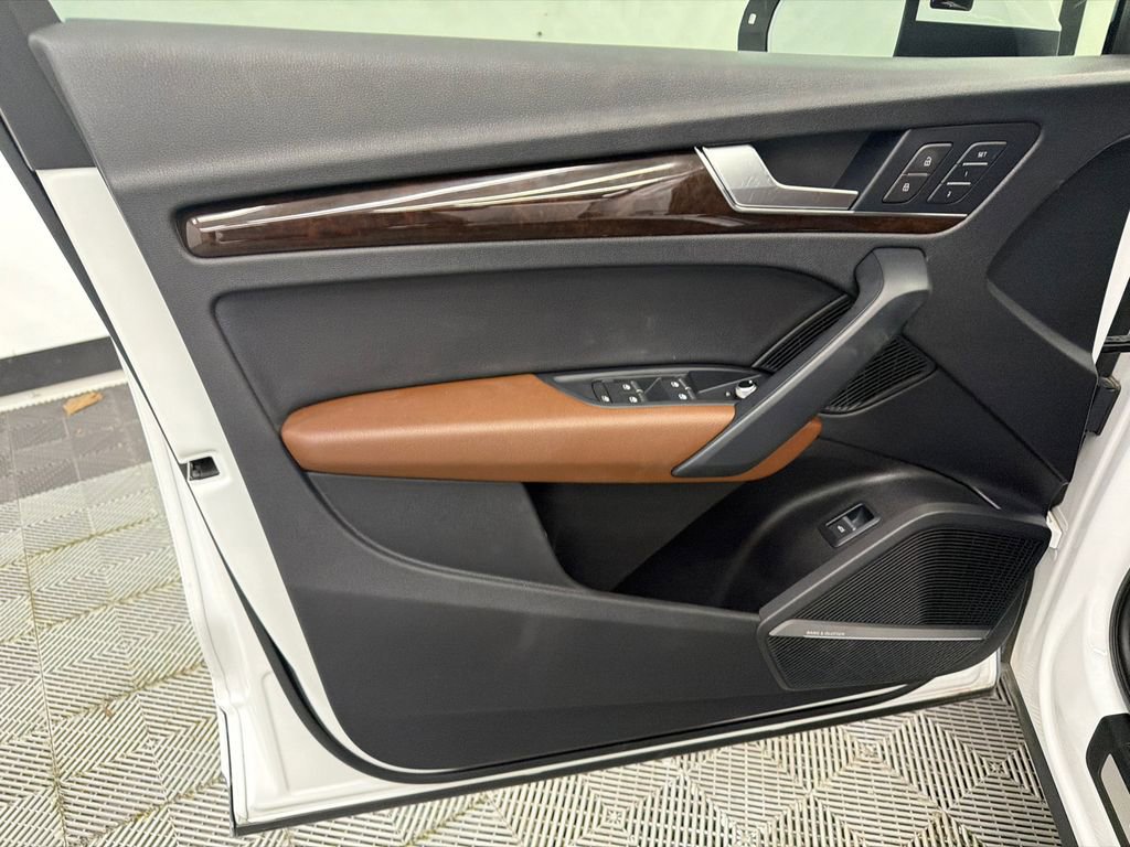 Used 2018 Audi Q5 2.0T Premium Plus w/ Premium Plus Package image 11