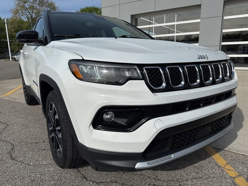 Used 2024 Jeep Compass Limited AWD/4WD image 13