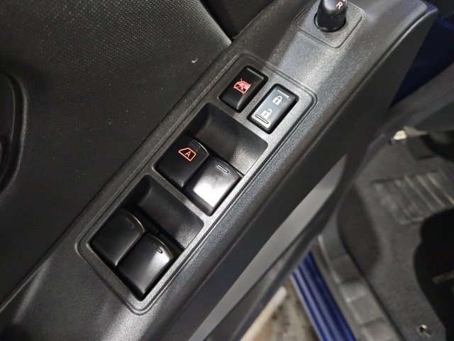 Used 2022 Nissan Frontier SV image 17