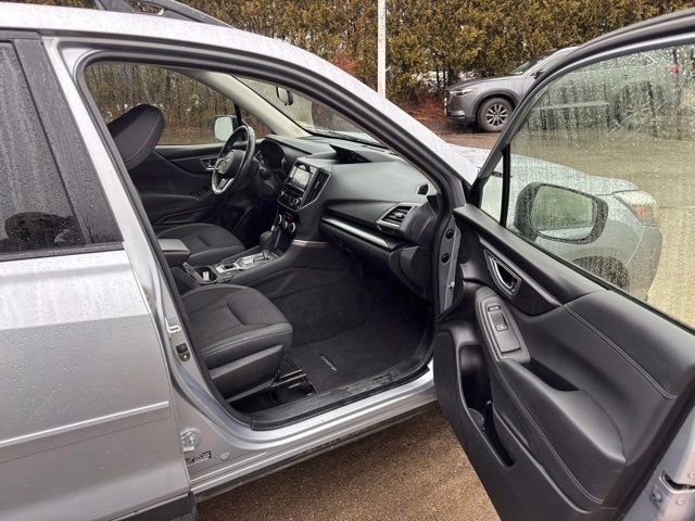 Used 2023 Subaru Forester Premium image 11