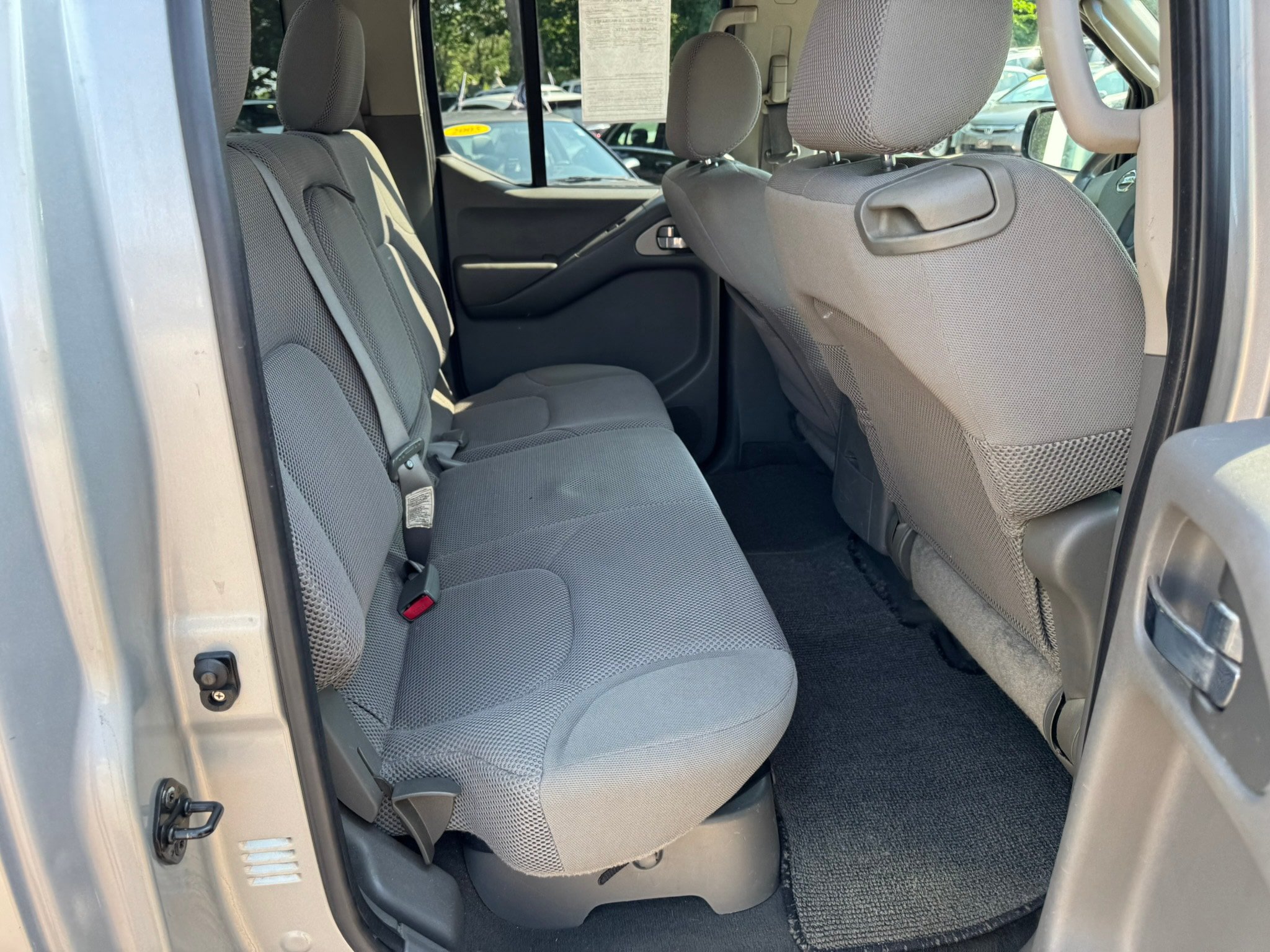 Used 2006 Nissan Frontier SE w/ (P01) Power Pkg RWD image 11