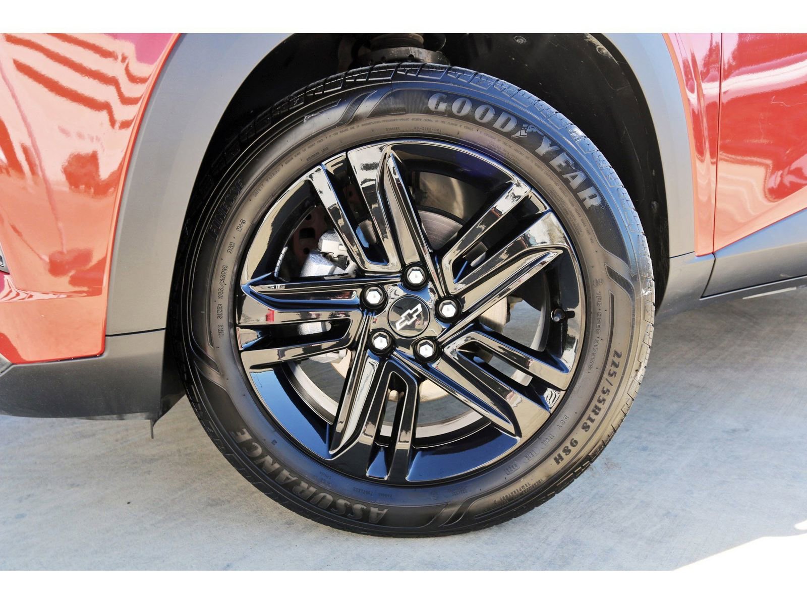 Used 2024 Chevrolet Trax ACTIV w/ Driver Confidence Package image 32