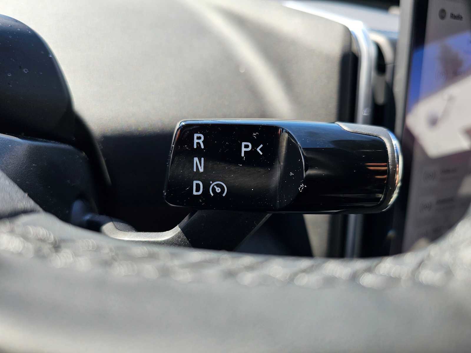 Used 2025 Volvo EX30 Plus w/ Protection Package Premier image 33