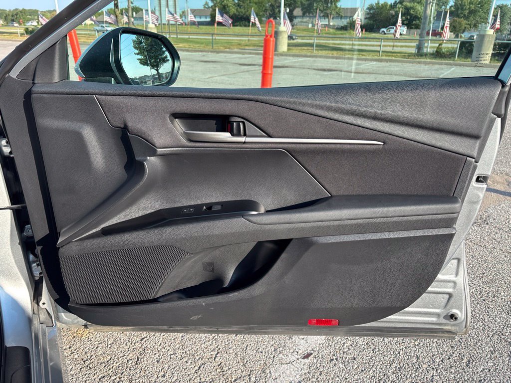 Used 2025 Toyota Camry LE FWD image 28
