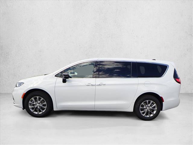 New 2026 Chrysler Pacifica Select AWD/4WD video 2
