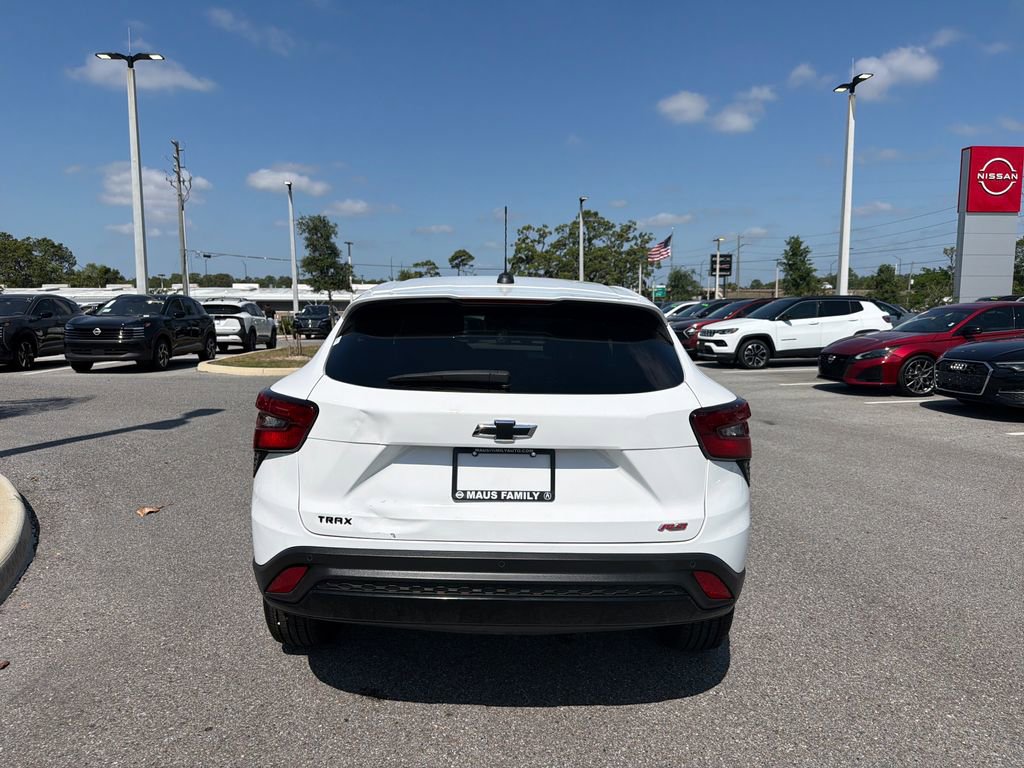 Used 2024 Chevrolet Trax RS w/ Driver Confidence Package FWD image 6