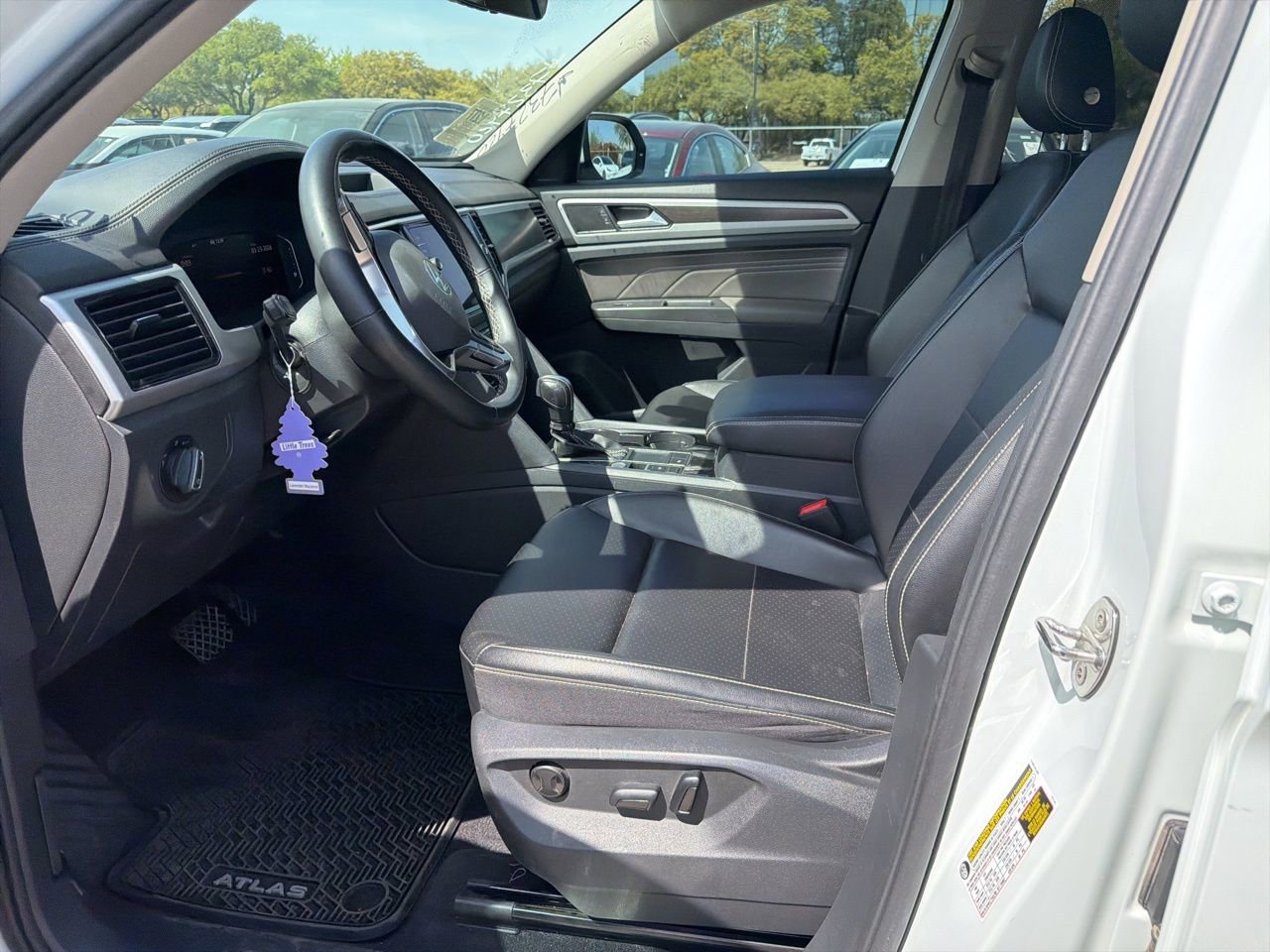 Used 2022 Volkswagen Atlas SE image 11