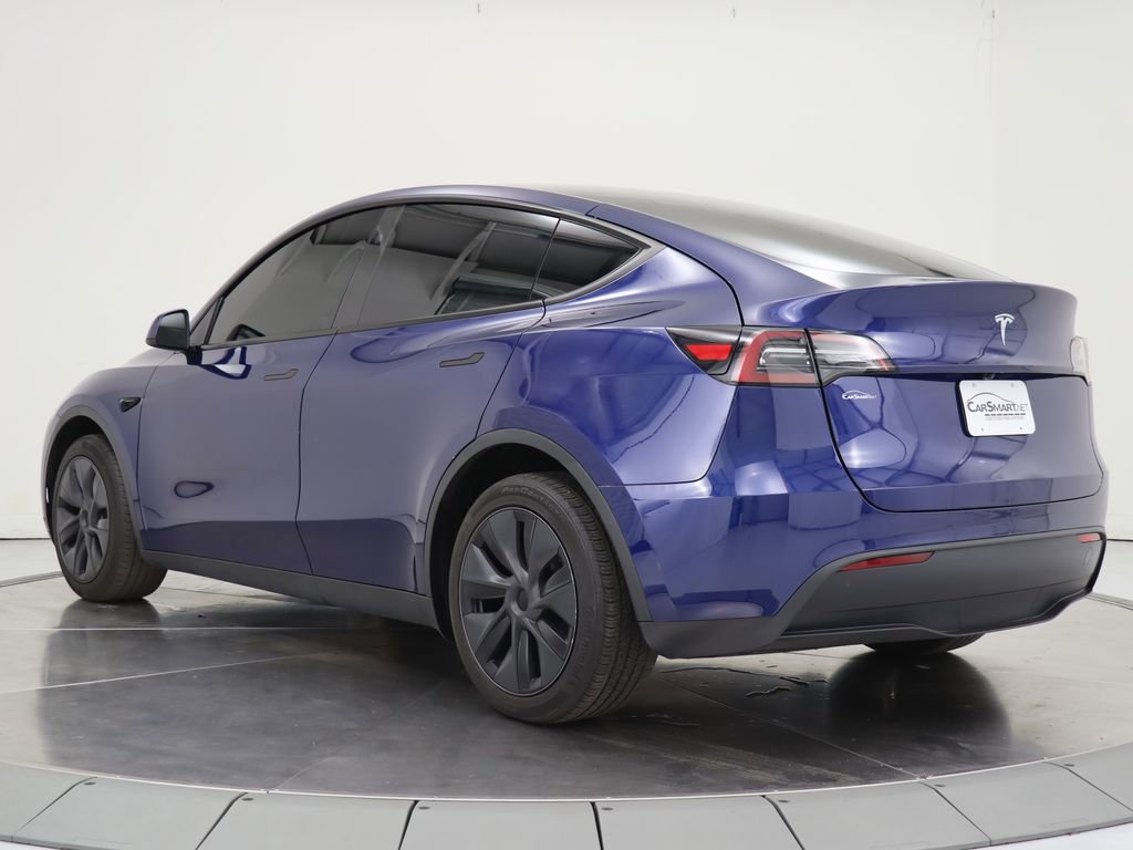 Used 2024 Tesla Model Y Long Range RWD image 3