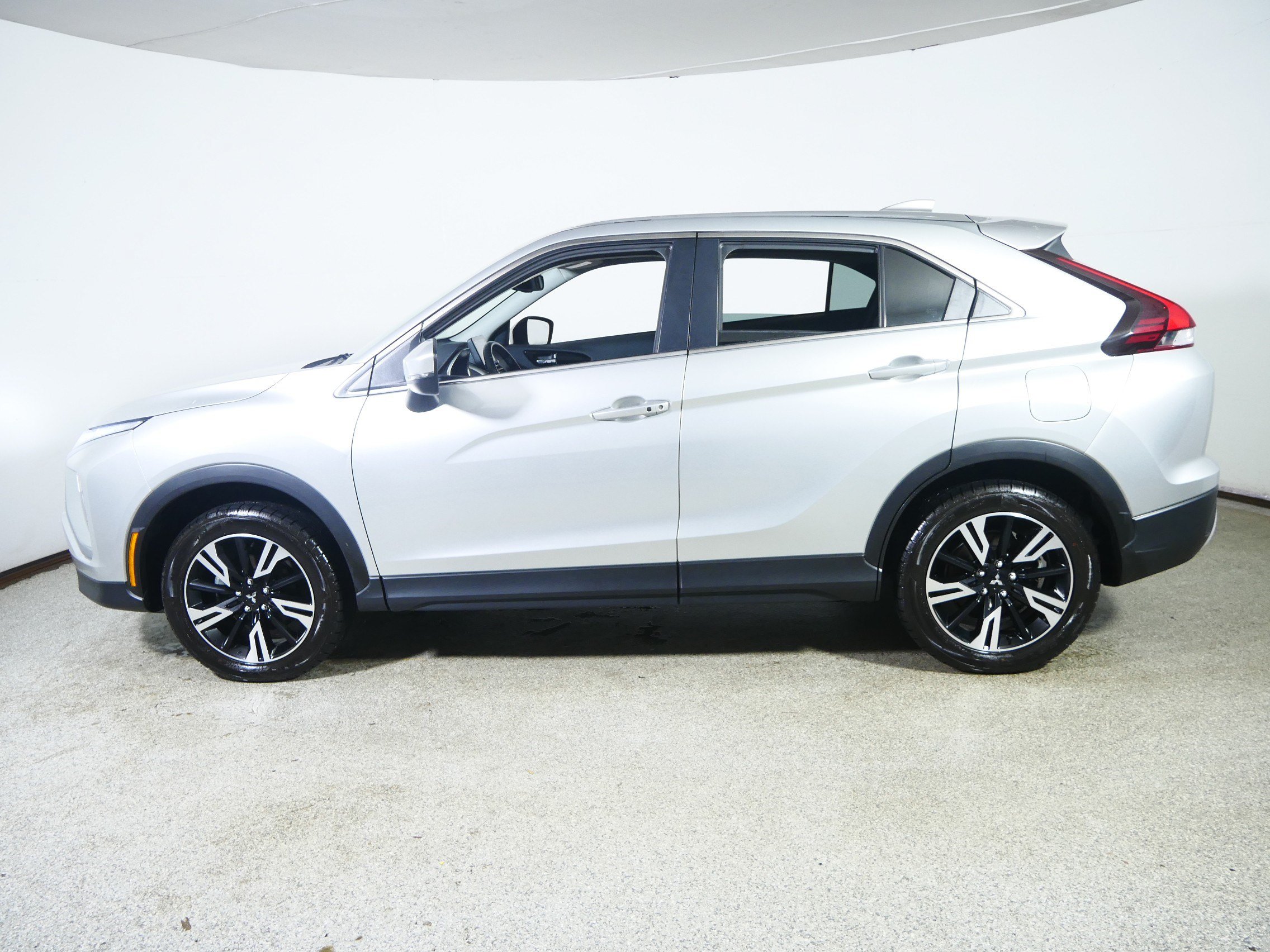Used 2024 Mitsubishi Eclipse Cross SE AWD/4WD image 4
