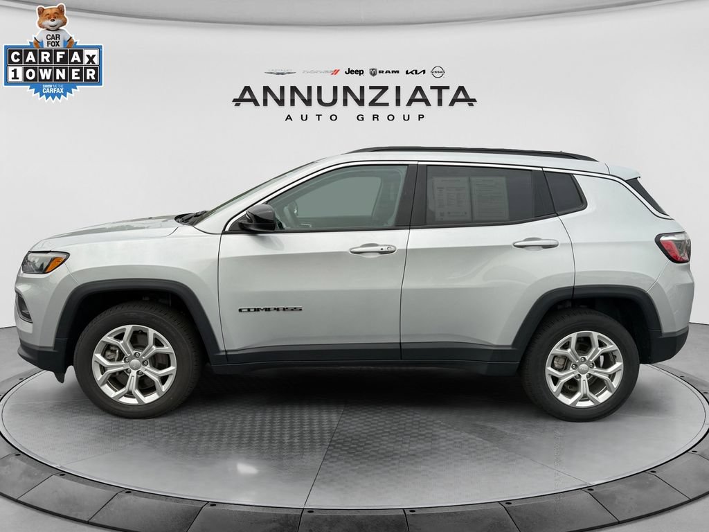 Used 2024 Jeep Compass Latitude AWD/4WD image 2