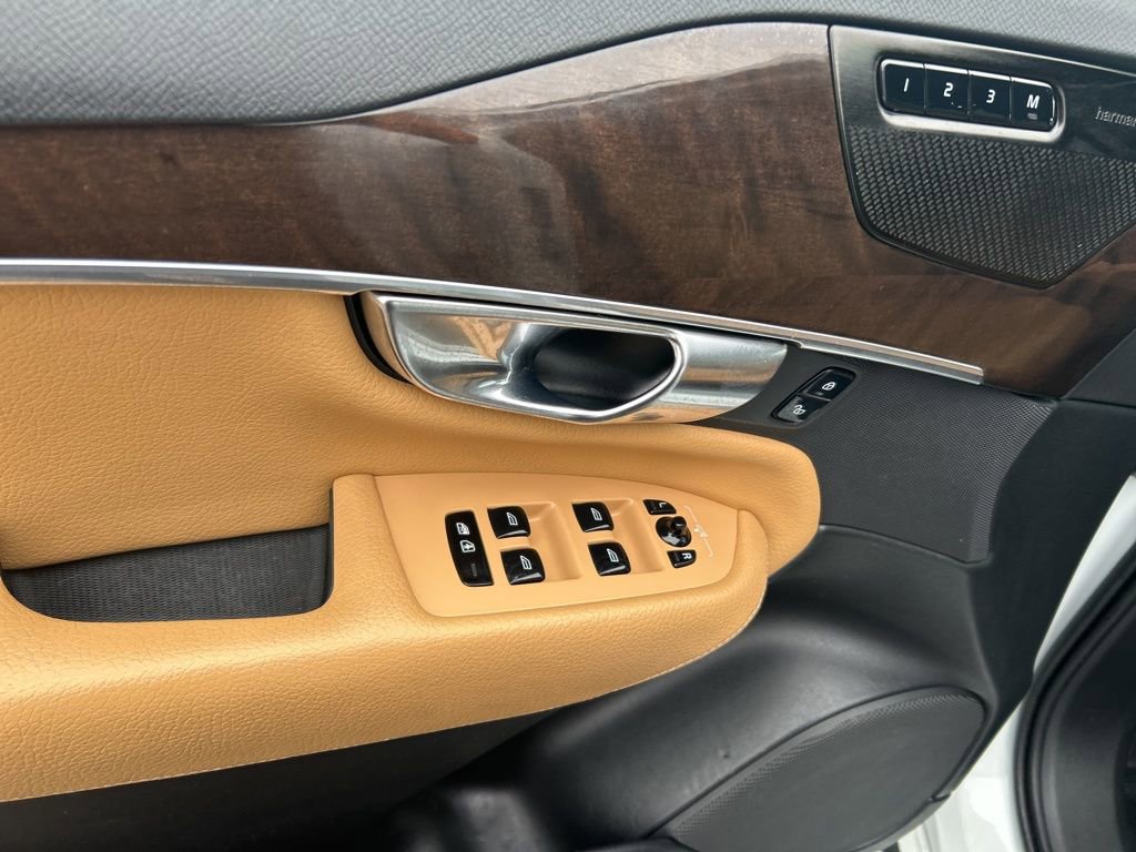 Used 2019 Volvo XC90 T6 Momentum w/ Advanced Package image 14