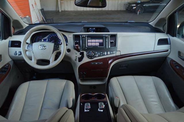 Used 2011 Toyota Sienna XLE w/ XLE Navigation Pkg FWD image 53