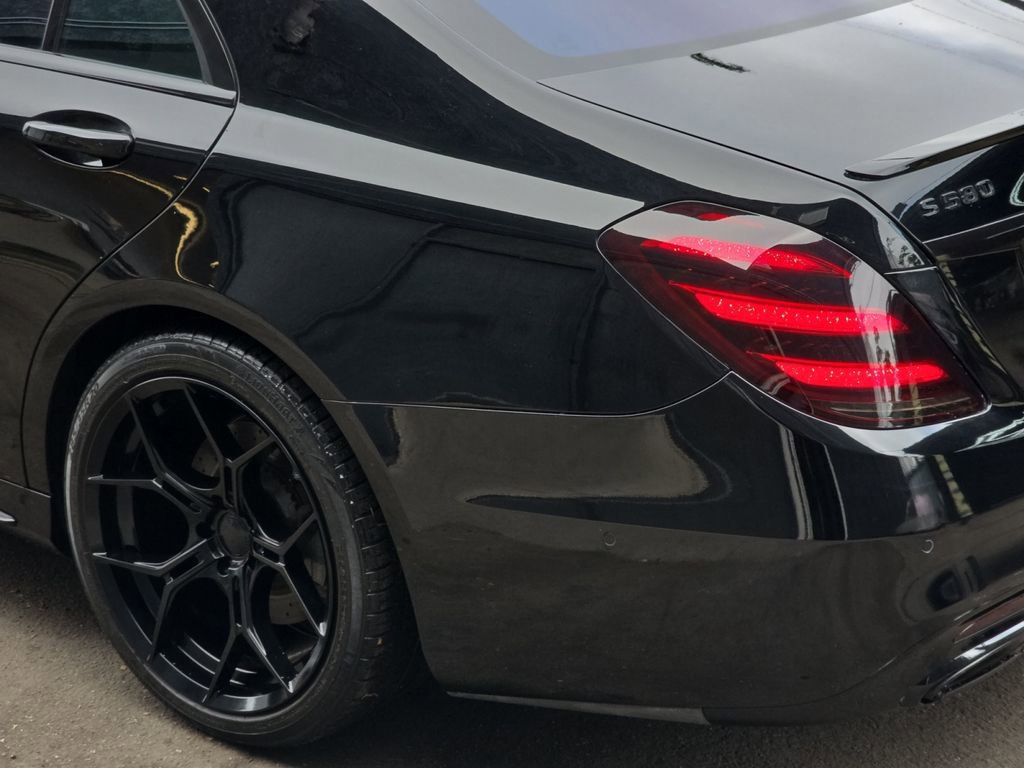 Used 2019 Mercedes-Benz S 560 Sedan image 28