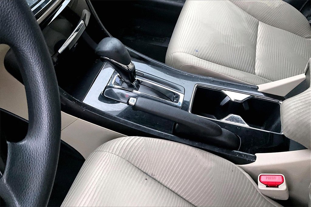 Used 2017 Honda Accord LX image 12