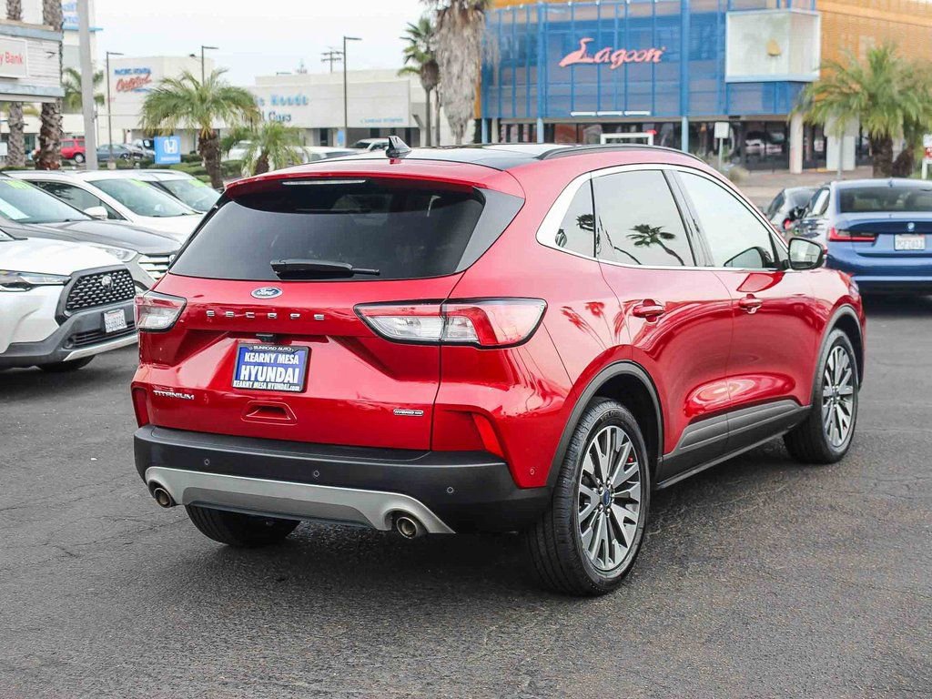 Used 2020 Ford Escape Titanium image 10