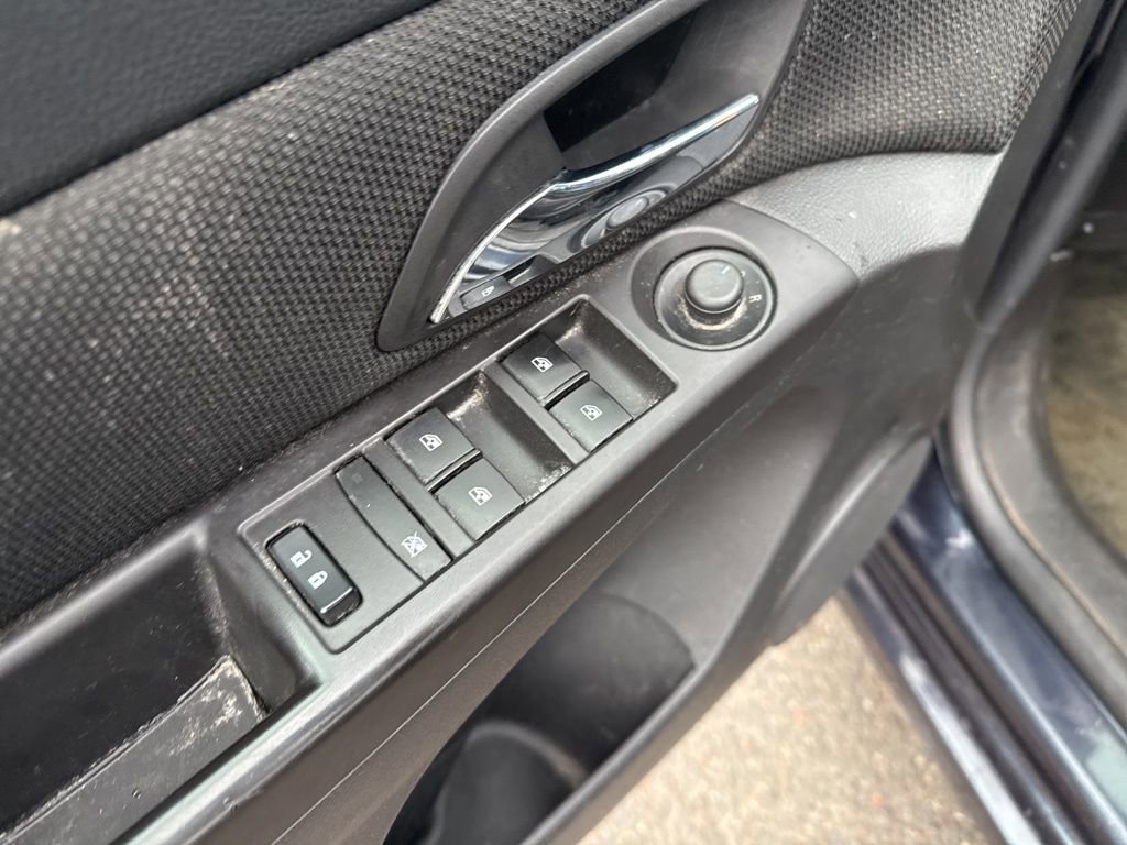 Used 2016 Chevrolet Cruze LT image 15