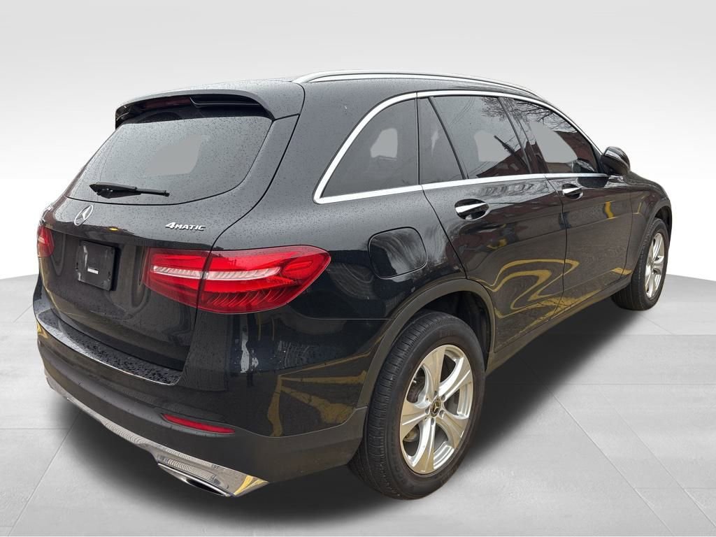 Used 2018 Mercedes-Benz GLC 300 4MATIC image 3