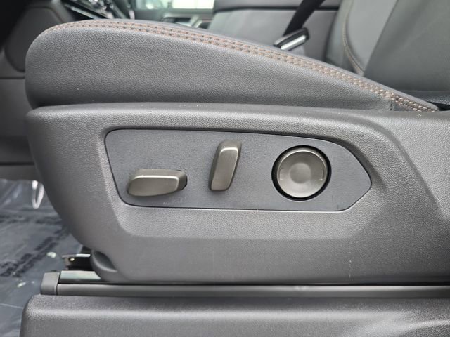 New 2026 GMC Sierra 2500 AT4 w/ Technology Package AWD/4WD image 18