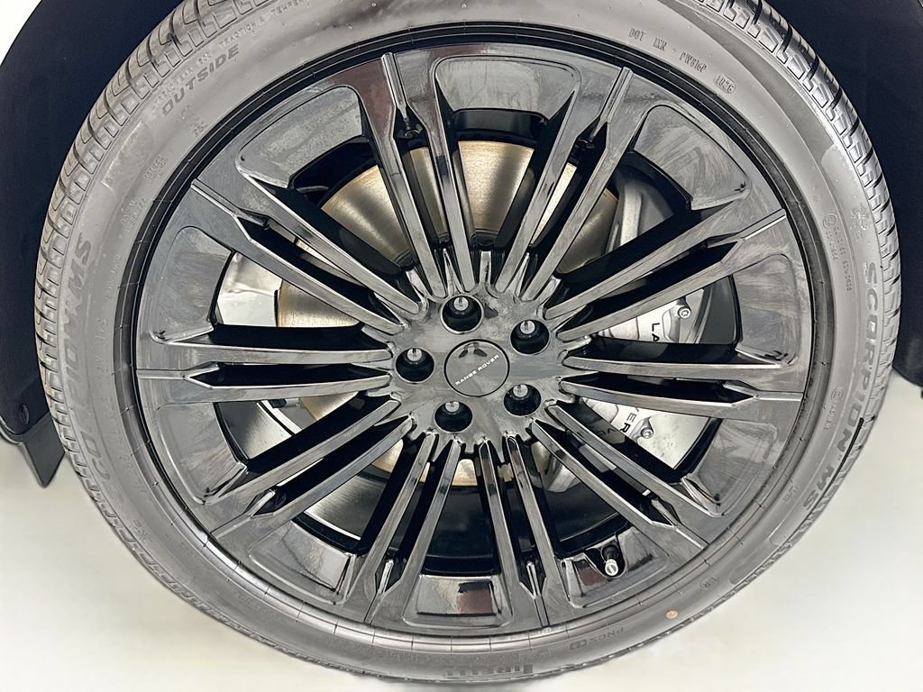 New 2026 Land Rover Range Rover Long Wheelbase SE AWD/4WD image 29