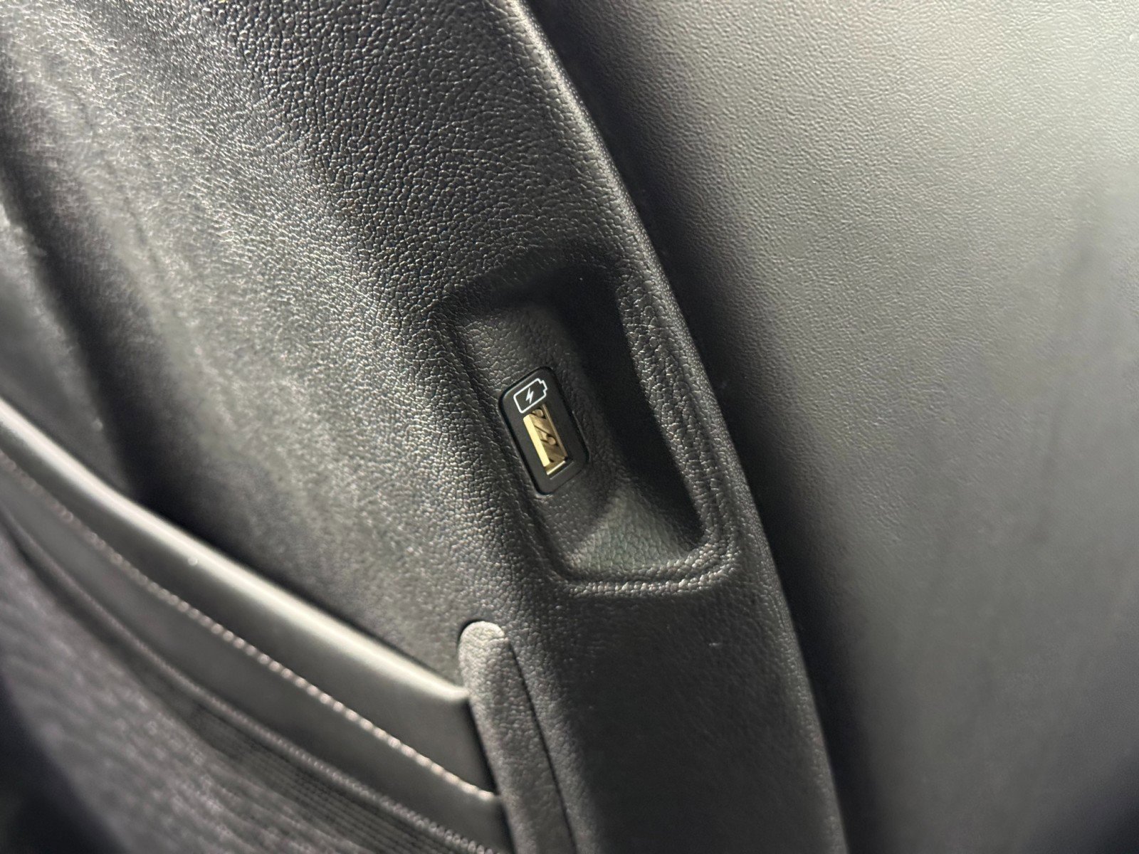 Used 2023 Kia Sorento SX image 32