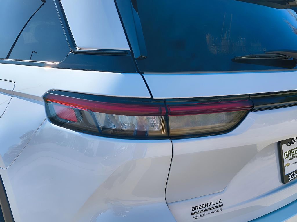 New 2025 Jeep Grand Cherokee Altitude image 4