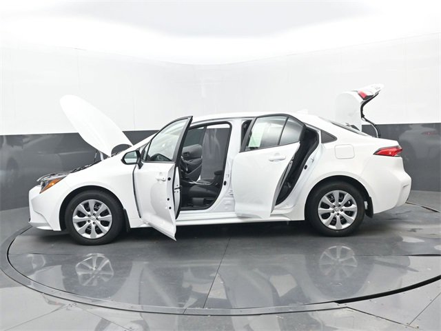Used 2026 Toyota Corolla LE image 31