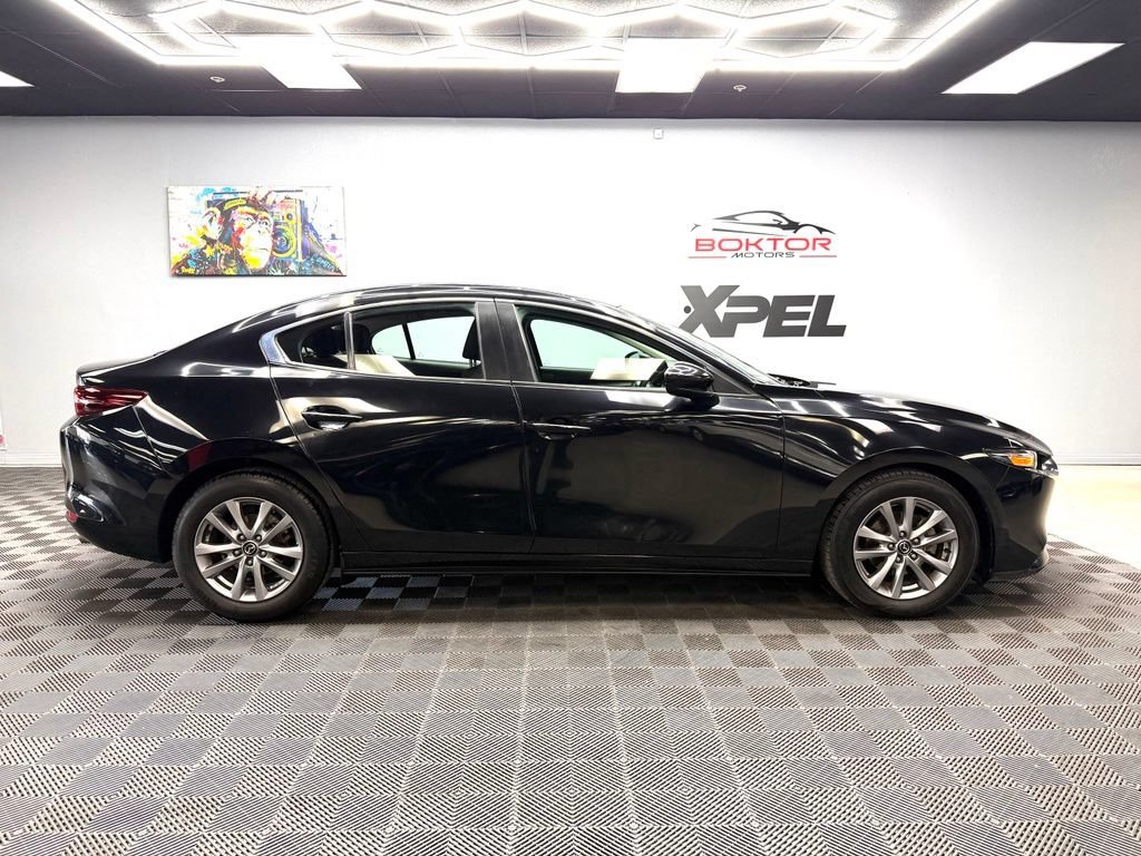 Used 2020 MAZDA MAZDA3 Sedan FWD image 16