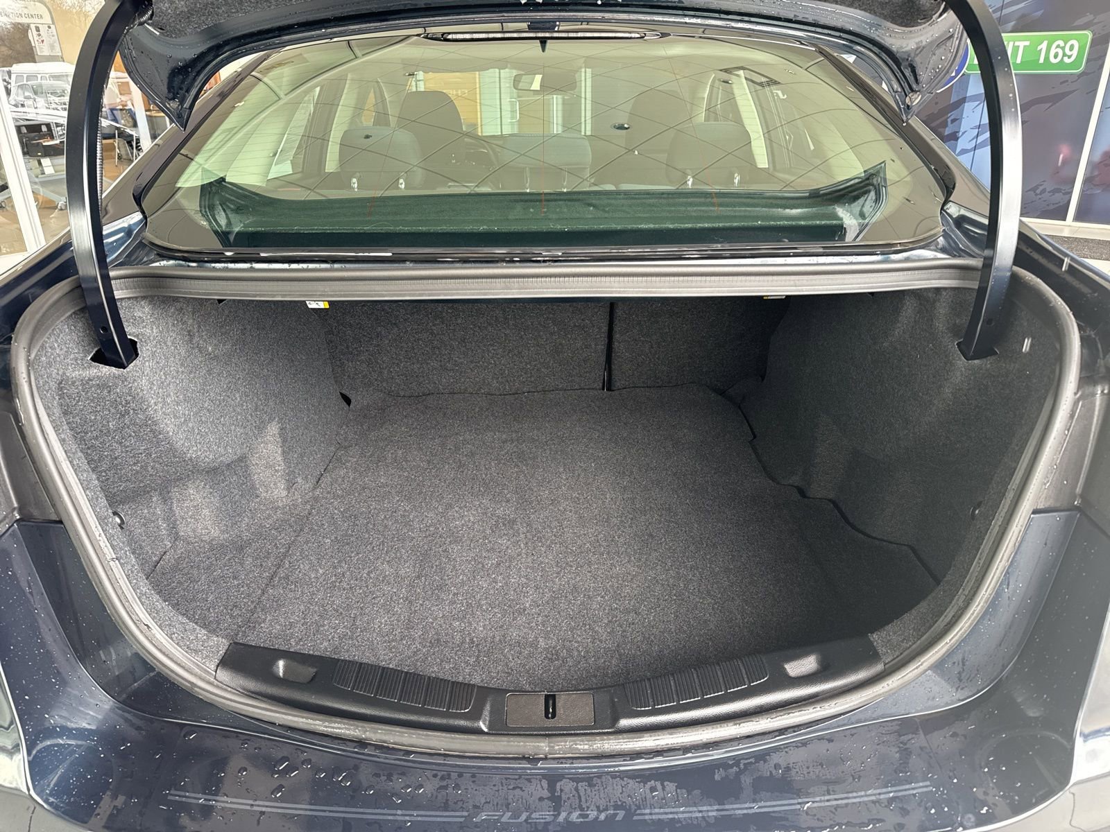 Used 2020 Ford Fusion SE image 12