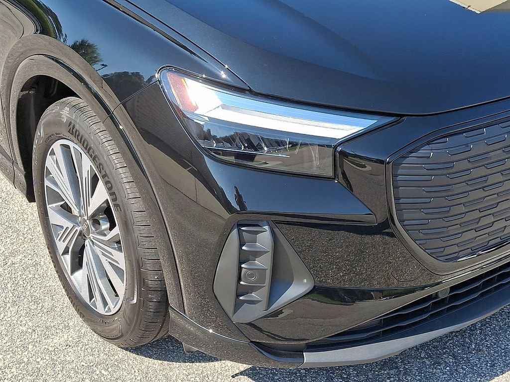 Used 2025 Audi Q4 e-tron Premium w/ Convenience Package RWD image 9