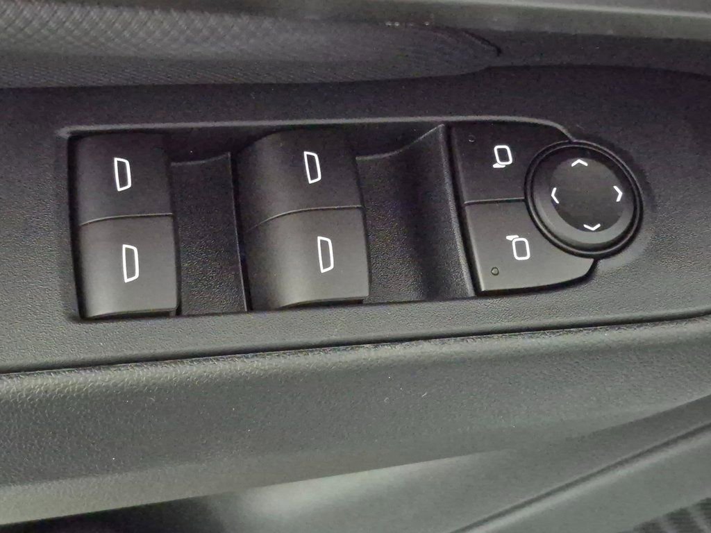 New 2026 Chevrolet Equinox EV LT image 13