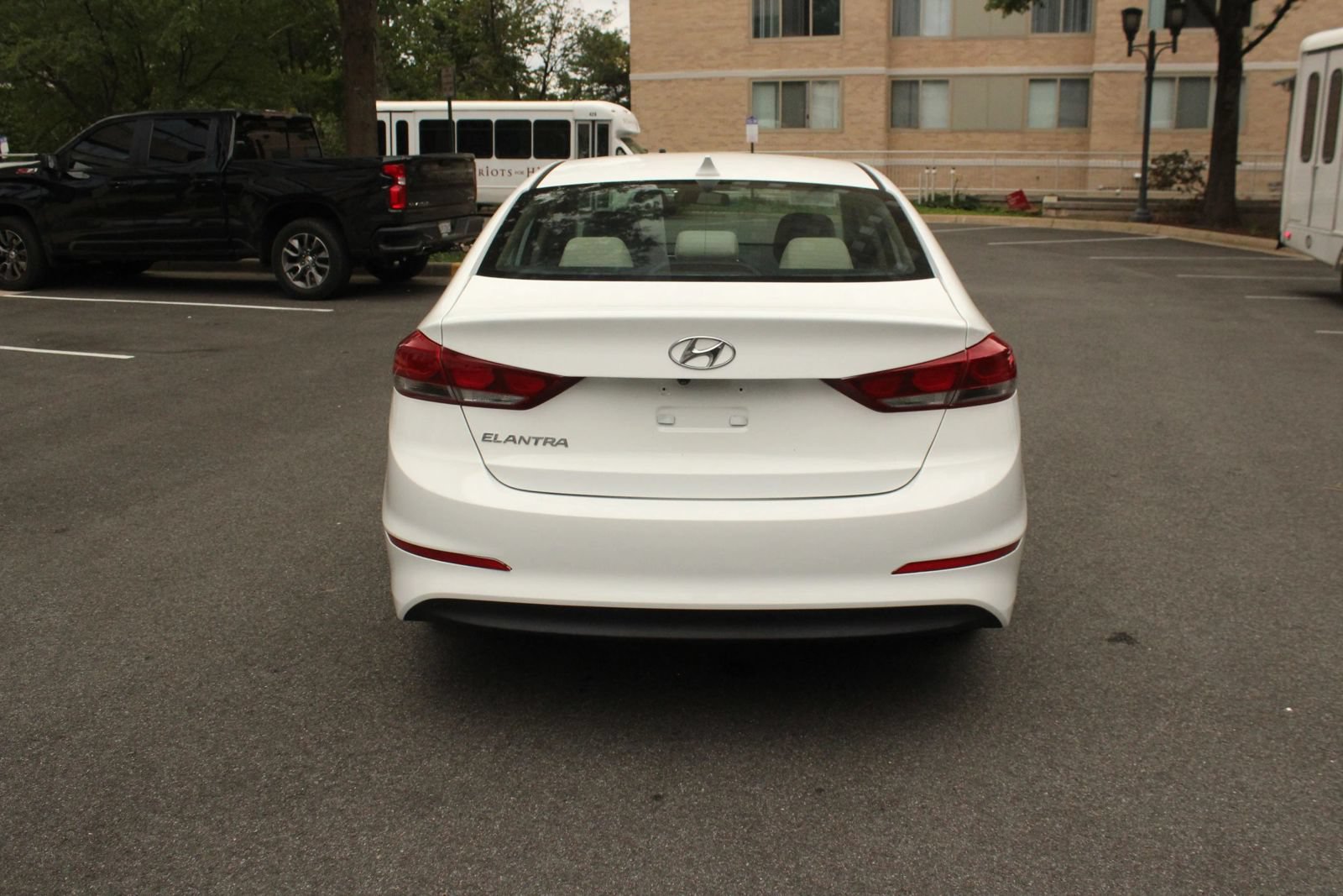 Used 2017 Hyundai Elantra SE FWD image 8