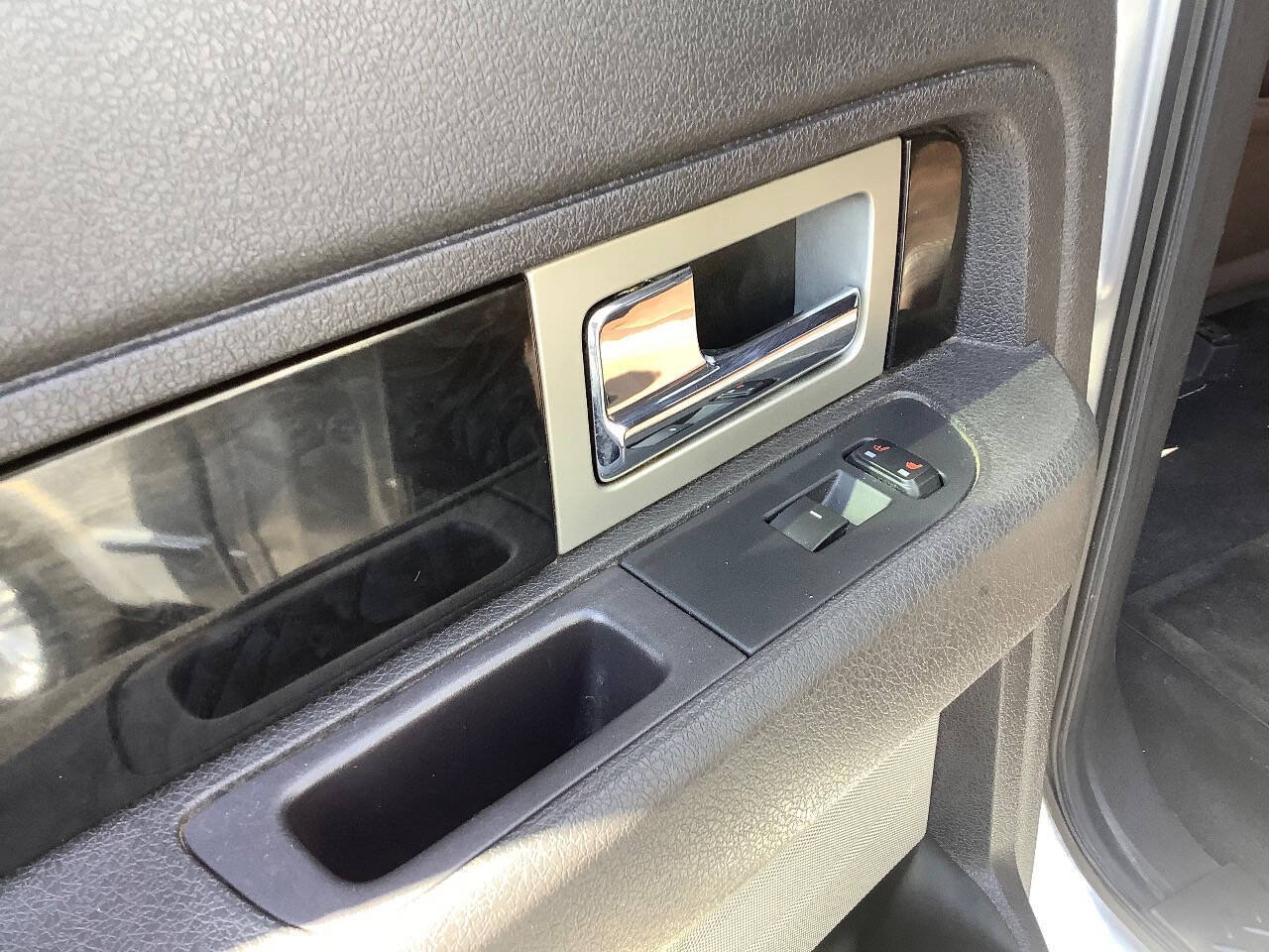 Used 2011 Ford F150 Platinum AWD/4WD image 39
