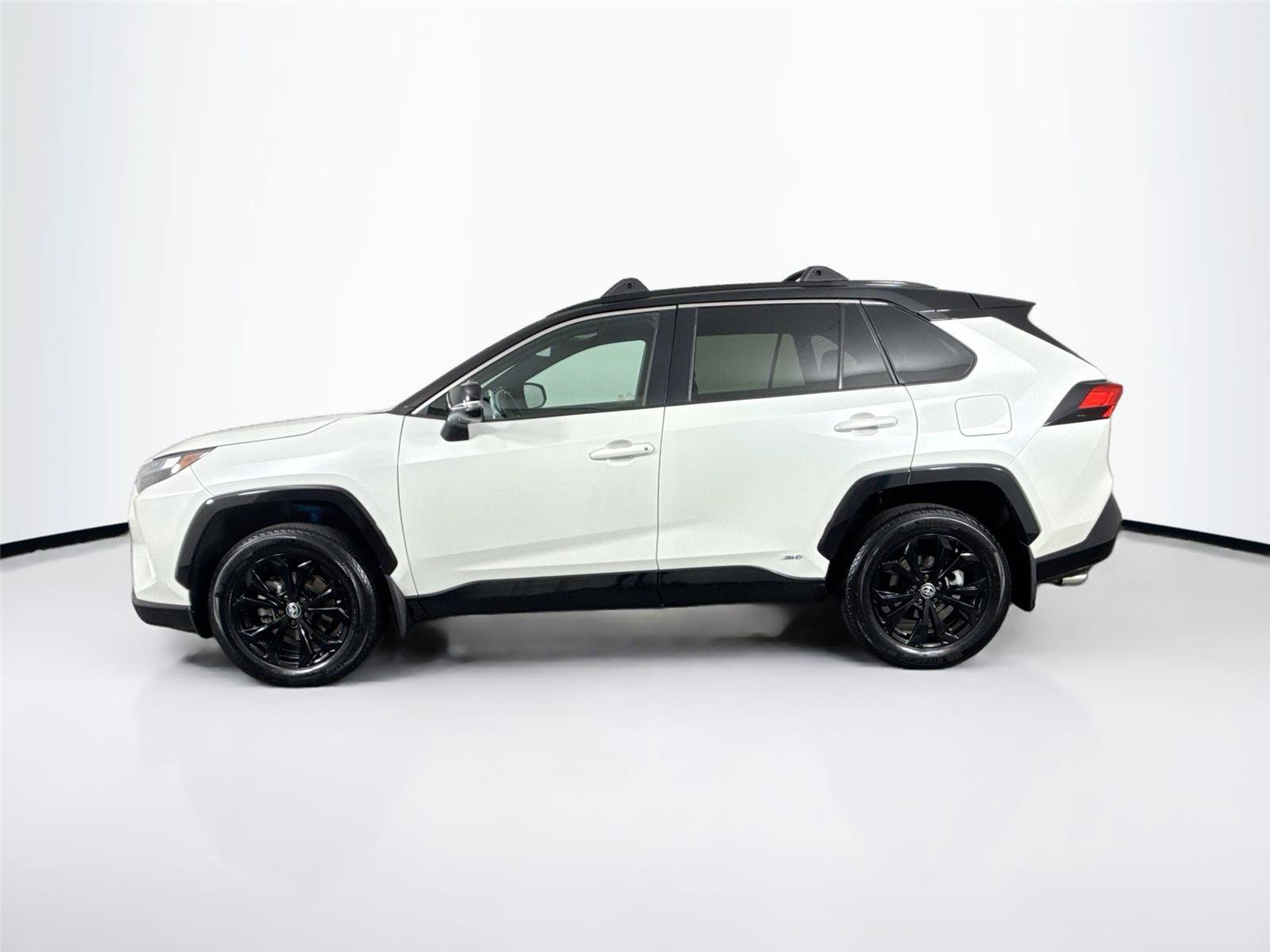 Used 2022 Toyota RAV4 XSE AWD/4WD image 13
