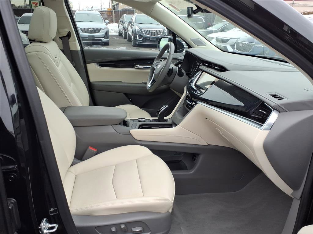 Certified 2024 Cadillac XT6 Premium Luxury w/ LPO, Floor Liner Package image 38